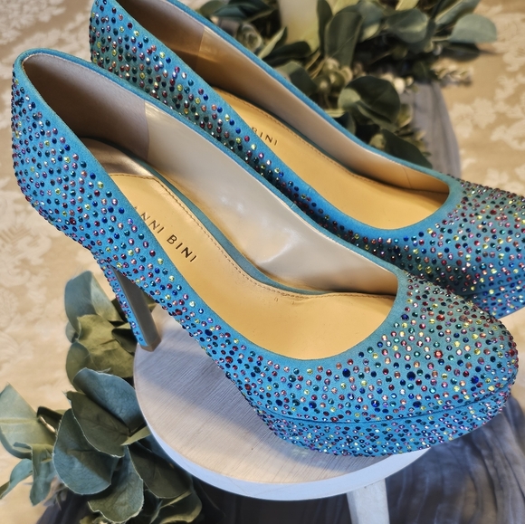 Womens High Heels - Picture 2 of 4